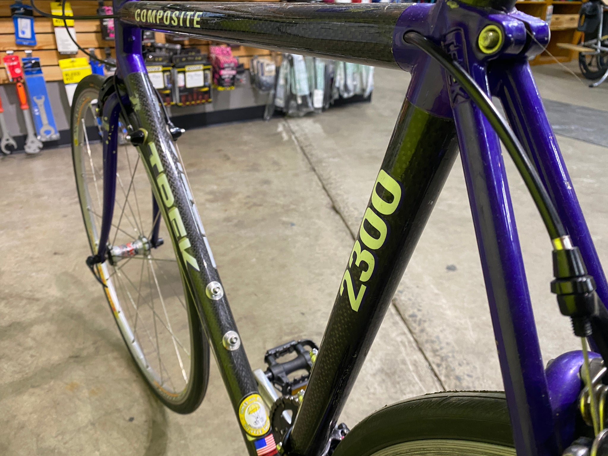 trek 2300 bicycle 55cm21"/Trek Composite 2300/Purple-Carbon/Hybrid – Bikes Not Bombs