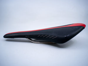 fizik arione red stripe