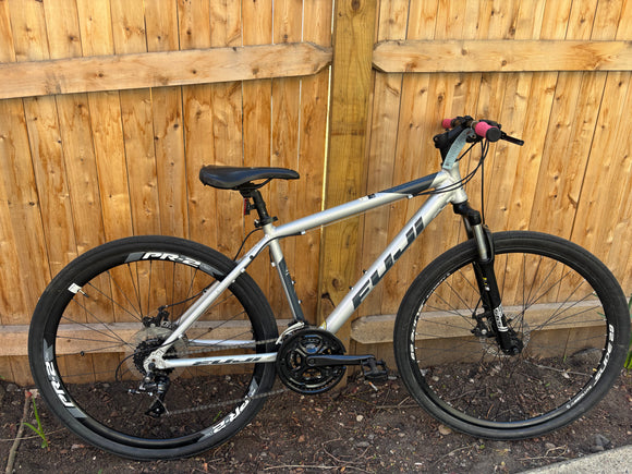 Fuji / Adventure / Mountain Bike / Silver Black/ 16